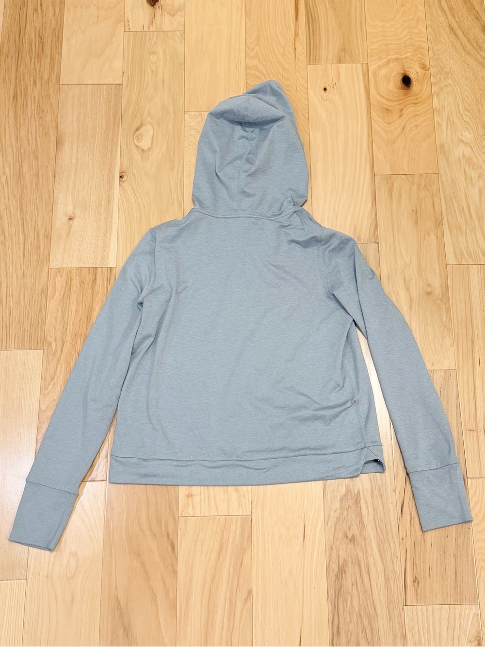 Vuori Women’s Halo Essential Hoodie Sweater - Picture 2 of 5